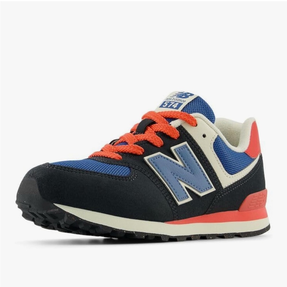 New Balance Blue and Black Sneakers Retro Athletic Design